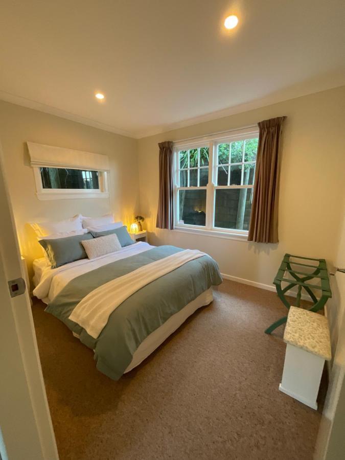 Refined, Retro & Relaxing Villa Paraparaumu Kültér fotó